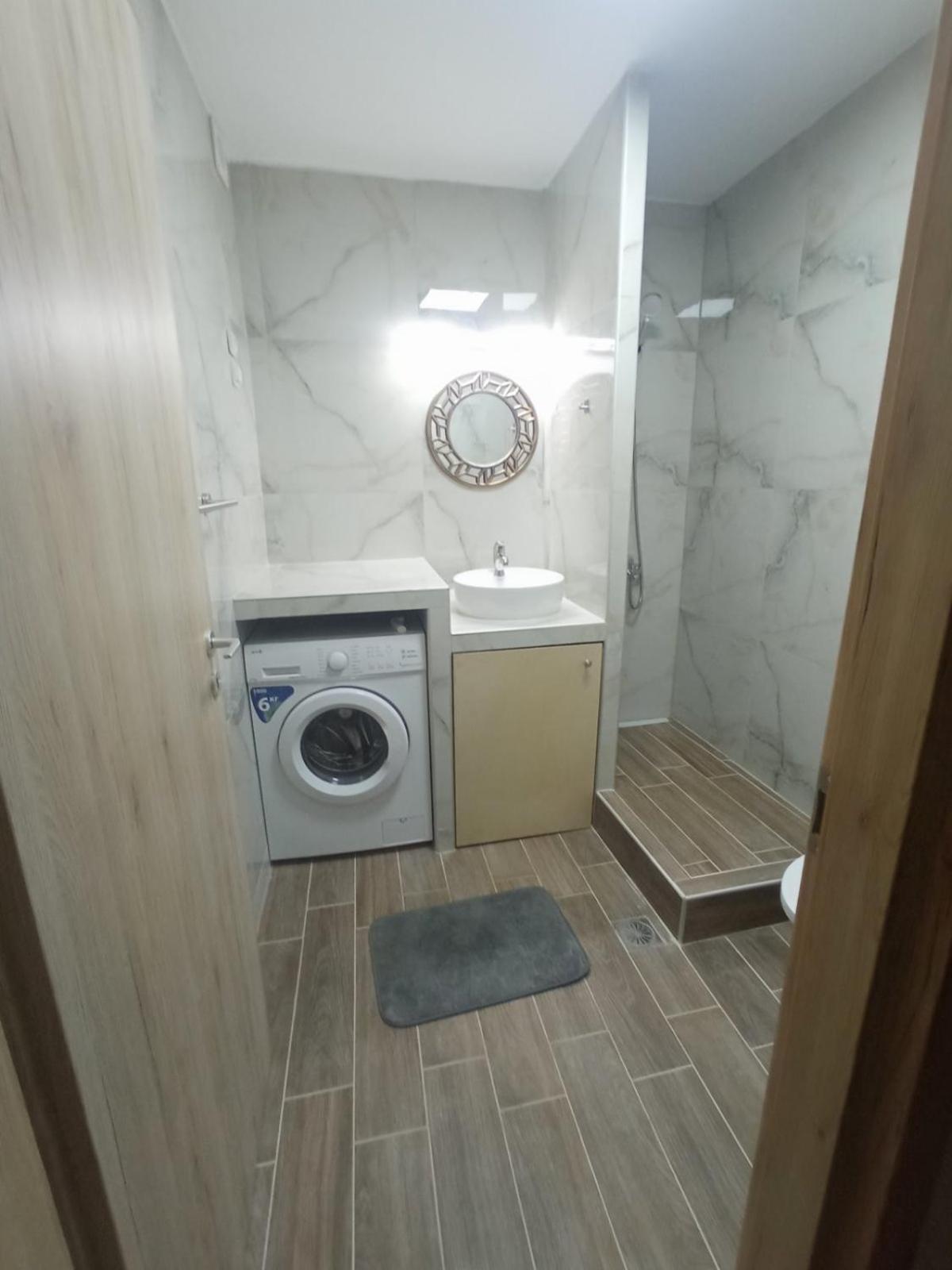 Polit Luxury Aprt 2 Bedrooms テッサロニキ エクステリア 写真